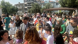 VALİ AKTAŞ, ARIBURUN İLKOKULUNDA ÖĞRENCİLERİN KARNE HEYECANINA ORTAK OLDU