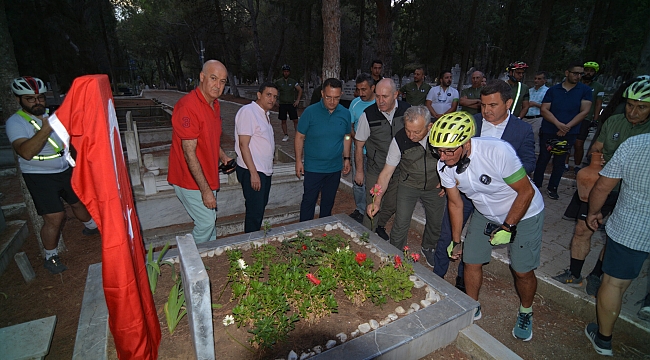 ÇANAKKALE'DE TALAT GÖKTEPE ANISINA DUYGUSAL ANMA TÖRENİ