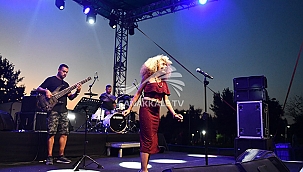 CAZ GECELERİ ELİF ÇAĞLAR İLE BAŞLADI