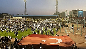 ÇOMÜ'DE MEZUNİYET HEYECANI YAŞANDI