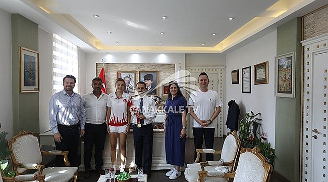 İŞİTME ENGELLİLER TENİS MİLLİ SPORCUSU NAZ ALBAYRAK' TAN, VALİ AKTAŞ' A ZİYARET