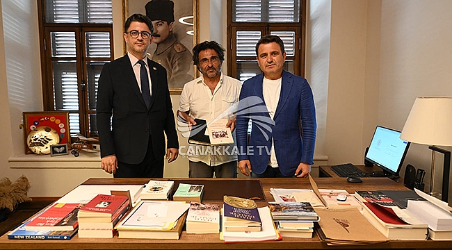 TARİHİ BİR ALBÜM DAHA BAĞIŞLANDI