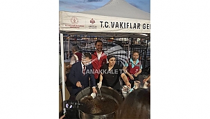 VALİ AKTAŞ AŞURE DAĞITIMINA KATILDI