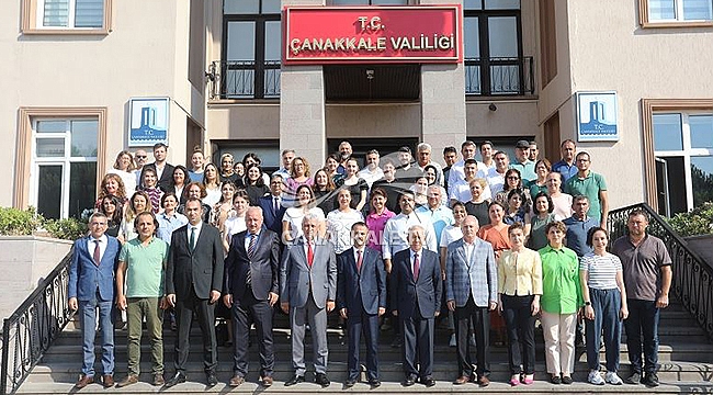 VALİ AKTAŞ, VALİLİK HİZMET BİNASINDA GÖREV YAPAN PERSONELLE VEDALAŞTI