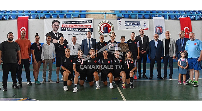 İKİ ÜLKEYİ BULUŞTURAN KADIN VETERAN HENTBOL TURNUVASI SONA ERDİ