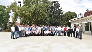 BAŞKAN ERTUĞRUL ÇAN VE EZİNE'DE MUHTARLARLA BİR ARAYA GELDİ