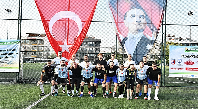 ÇANAKKALE BELEDİYESİ MÜDÜRLÜKLER ARASI FUTBOL TURNUVASI BAŞLADI