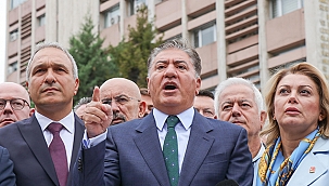 CHP'Lİ VEKİLLER MİLLİ EĞİTİM BAKANLIĞINA YÜRÜDÜ