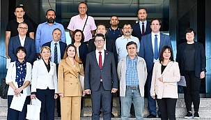 ÇOMÜ'LÜ AKADEMİSYENLERE TEŞEKKÜR BELGESİ TAKDİMİ YAPILDI