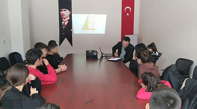 ÇANAKKALE'DE MESLEK SEÇİMİ SEMİNERLERİ DEVAM EDİYOR