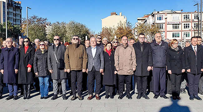 CHP'LİLER ÖĞRETMENLER GÜNÜ'NÜ KUTLADI