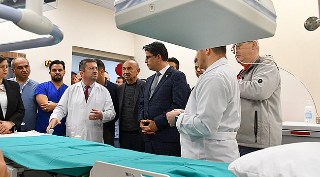 ÇOMÜ ÜNİVERSİTE HASTANESİNE BAĞIŞLARLA ALINAN ANJİYO CİHAZI HİZMETE SUNULDU