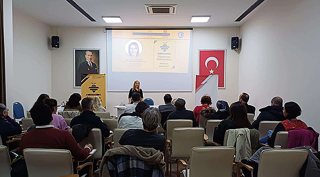 EDEBİYAT AKADEMİLERİ DEVAM EDİYOR