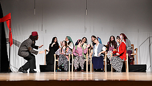 "OKUL OYUNLARI" VE "KUYRUKLU YILDIZ ALTINDA BİR İZDİVAÇ" SAHNELENDİ