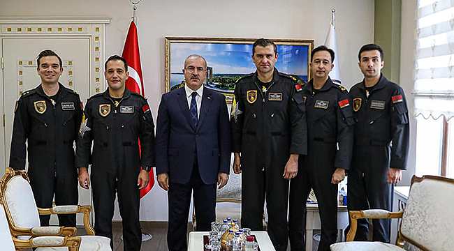 SOLOTÜRK EKİBİNDEN VALİ TORAMAN'A ZİYARET