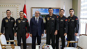 SOLOTÜRK EKİBİNDEN VALİ TORAMAN'A ZİYARET