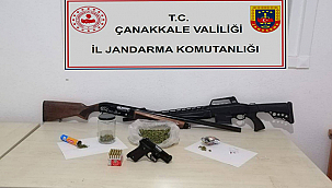 ŞÜPHELİ ARAÇTAN SİLAH VE UYUŞTURUCU ÇIKTI!