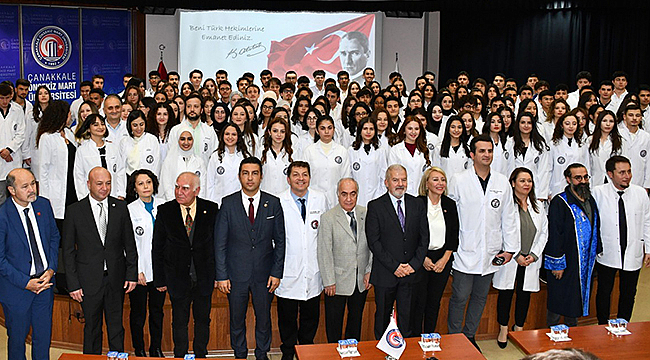 DİŞ HEKİMLİĞİ FAKÜLTESİ BEYAZ ÖNLÜK GİYME TÖRENİ GERÇEKLEŞTİRİLDİ