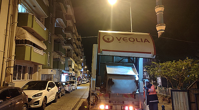 ATIK BİRİKTİRME EKİPMANLARI VE ÇEVRESİ TEMİZLENDİ