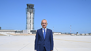 HAVAYOLUNDA YOLCU VE PERSONELE SIKI TAKİP