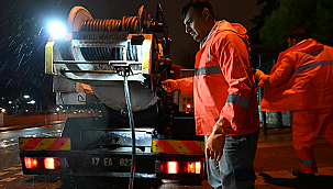 KUVVETLİ YAĞIŞTA ÇALIŞMALAR ARALIKSIZ SÜRDÜ