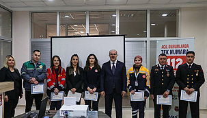 112 ACİL ÇAĞRI PERSONELİNE BAŞARI BELGESİ TAKDİM EDİLDİ