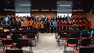 KAHRAMANMARAŞ DEPREMLERİNİN YIL DÖNÜMÜ ANMA PROGRAMI DÜZENLENDİ
