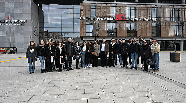ÖĞRENCİLERDEN YEŞİL YEREL YÖNETİM BİNASI VE KÜLTÜR MERKEZİ ZİYARET