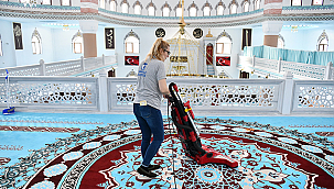 CAMİLERDE TEMİZLİK DEVAM EDİYOR