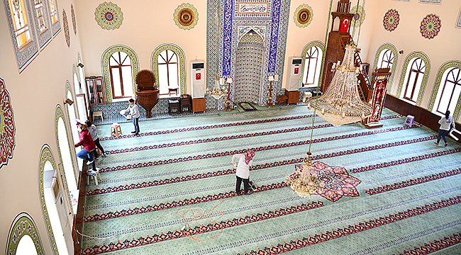 ÇANAKKALE BELEDİYESİ'NDEN CAMİLERDE RAMAZAN AYI TEMİZLİĞİ