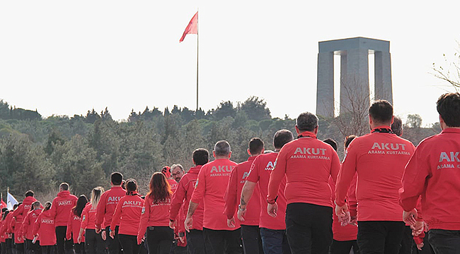 HER YIL ARTAN BİR COŞKUYLA ÇANAKKALE'DE