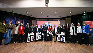KADINLAR GÜNÜ KAPSAMINDA PANEL VE SÖYLEŞİLER DÜZENLENDİ