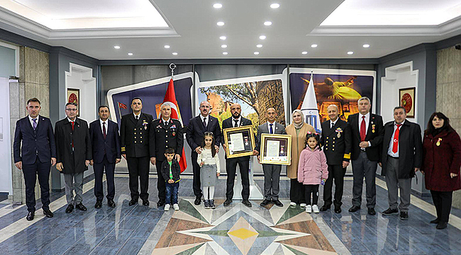 KAHRAMAN GAZİLERİMİZE MADALYA VE BERATLARI TAKDİM EDİLDİ