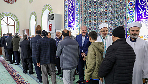 VALİ TORAMAN VATANDAŞLARLA BAYRAMLAŞTI
