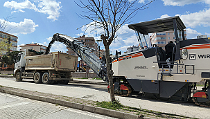 BARIŞ CADDESİ'NDE ALT VE ÜSTYAPI YENİLEME ÇALIŞMALARI BAŞLADI