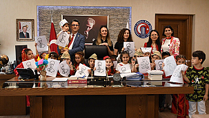 ÇOMÜ'LÜ ÇOCUKLARDAN 23 NİSAN ZİYARETİ