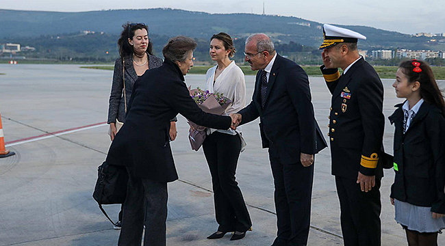 SAM MOSTYN VE PRENSES ANNE, ANMA TÖRENLERİ İÇİN ÇANAKKALE'DE