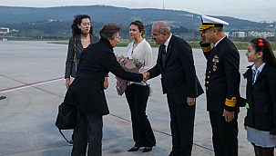 SAM MOSTYN VE PRENSES ANNE, ANMA TÖRENLERİ İÇİN ÇANAKKALE'DE