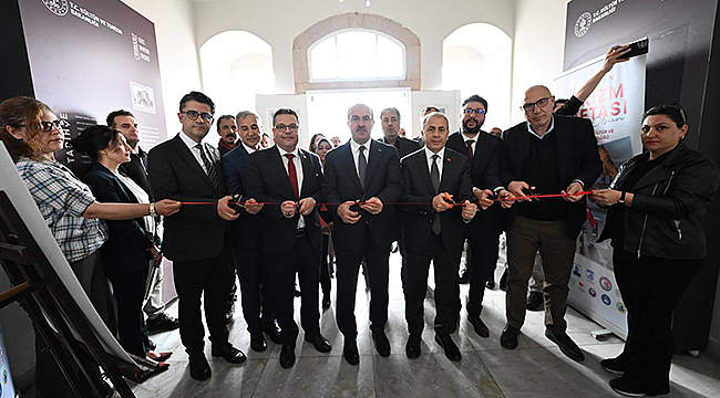 VALİ TORAMAN'DAN TROAS KAZILARI SERGİSİNE ZİYARET