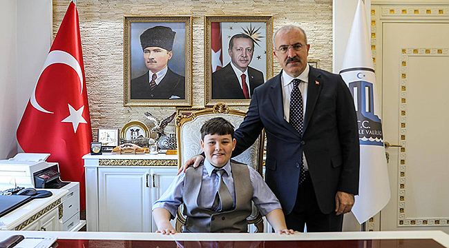 VALİLİK MAKAMI GELECEĞİMİZİN TEMİNATI ÇOCUKLARA EMANET