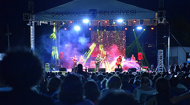 ÇANAKKALE BELEDİYESİ LİSELERARASI POPÜLER MÜZİK YARIŞMASI GERÇEKLEŞTİ