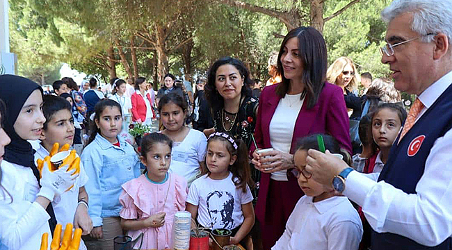 KARACAÖREN İLKOKULUNDA ÇEVRE ŞENLİĞİ DÜZENLENDİ