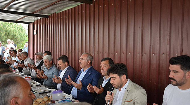 VALİ TORAMAN ALANCIK KÖYÜ'NDE GELENEKSEL HAYIR YEMEĞİNE KATILDI