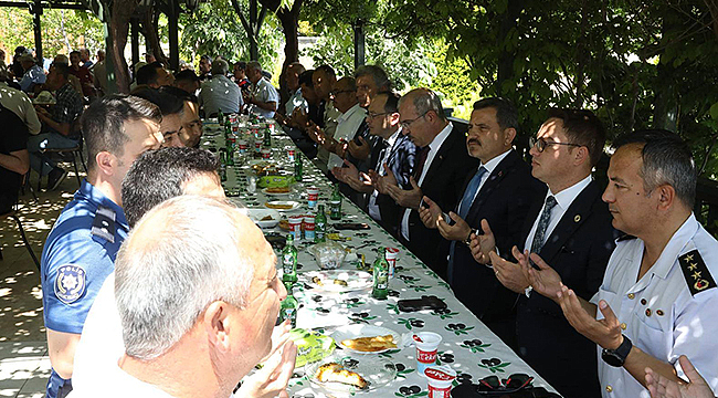 Vali toraman bigalı köyü'nde hayır yemeğine katıldı