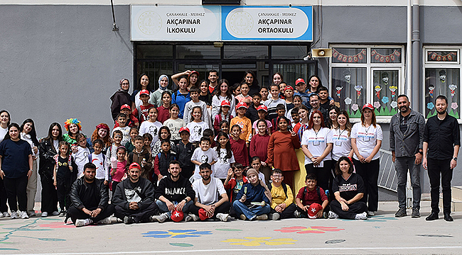 AKÇAPINAR'DAKİ ÇOCUKLAR SİNEMAYLA BULUŞTU