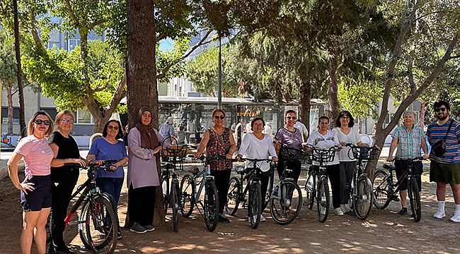 ÇANAKKALE'NİN ÖZGÜR KADINLARI BİSİKLET SÜRMEYİ ÖĞRENİYOR