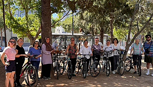 ÇANAKKALE'NİN ÖZGÜR KADINLARI BİSİKLET SÜRMEYİ ÖĞRENİYOR