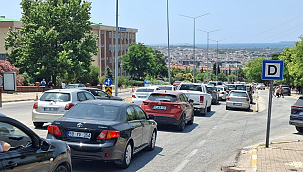 ÇOMÜ'DE SINAV SONRASI TRAFİK YOĞUNLUĞU