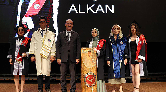 ÇOMÜ TIP FAKÜLTESİ'NDE MEZUNİYET COŞKUSU