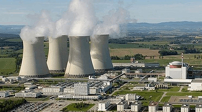 İRAN NÜKLEER TESİSLERİNİ YENİLİYOR